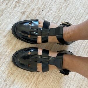 J Crew Women's Black Patent Fisherman Sandals sz 9 pre owned